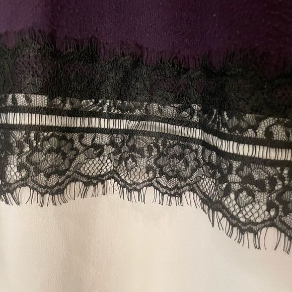 ELLE Women's Lace Trim Mock-Layer Top - Large - Picture 4 of 7